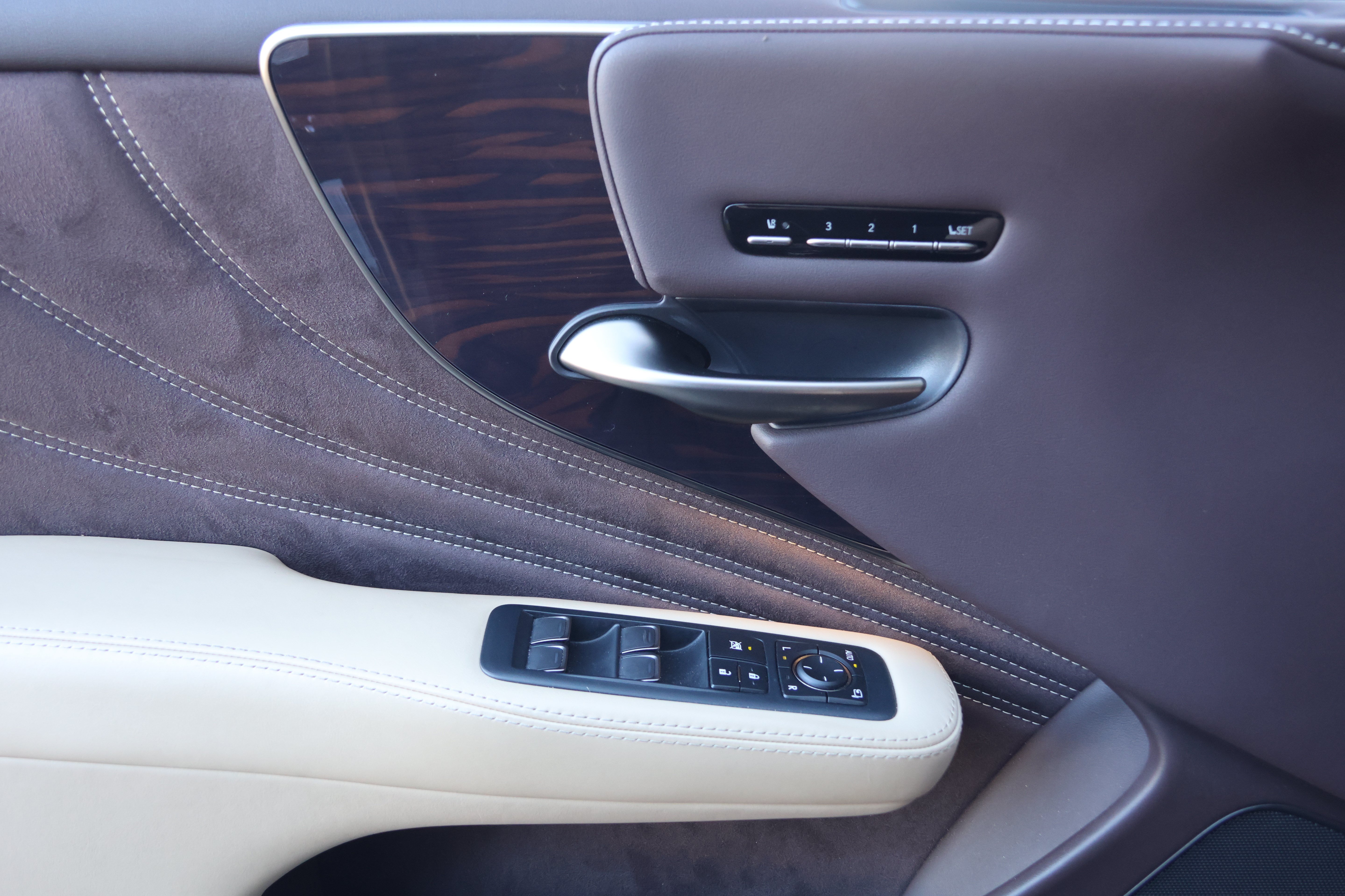 Used 2020 Lexus LS 500 w/ Interior Upgrade Package RWD image 12