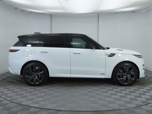 Used 2025 Land Rover Range Rover Sport Autobiography image 4
