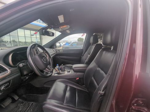 Used 2017 Jeep Grand Cherokee Limited AWD/4WD image 3