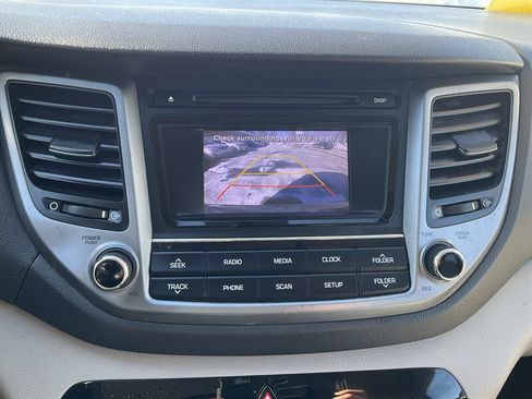 Used 2018 Hyundai Tucson SE image 23