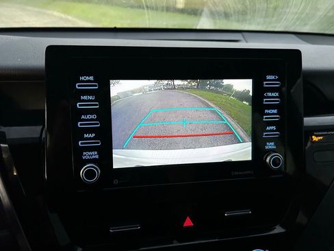 Used 2021 Toyota Camry SE image 25