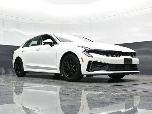 Used 2025 Kia K5 LXS image 50