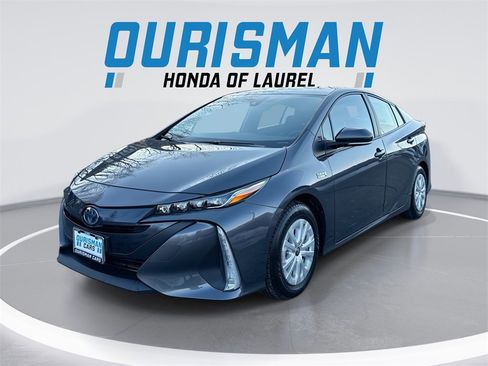 Used 2021 Toyota Prius Prime LE image 1