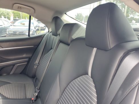 Used 2023 Toyota Camry SE image 13