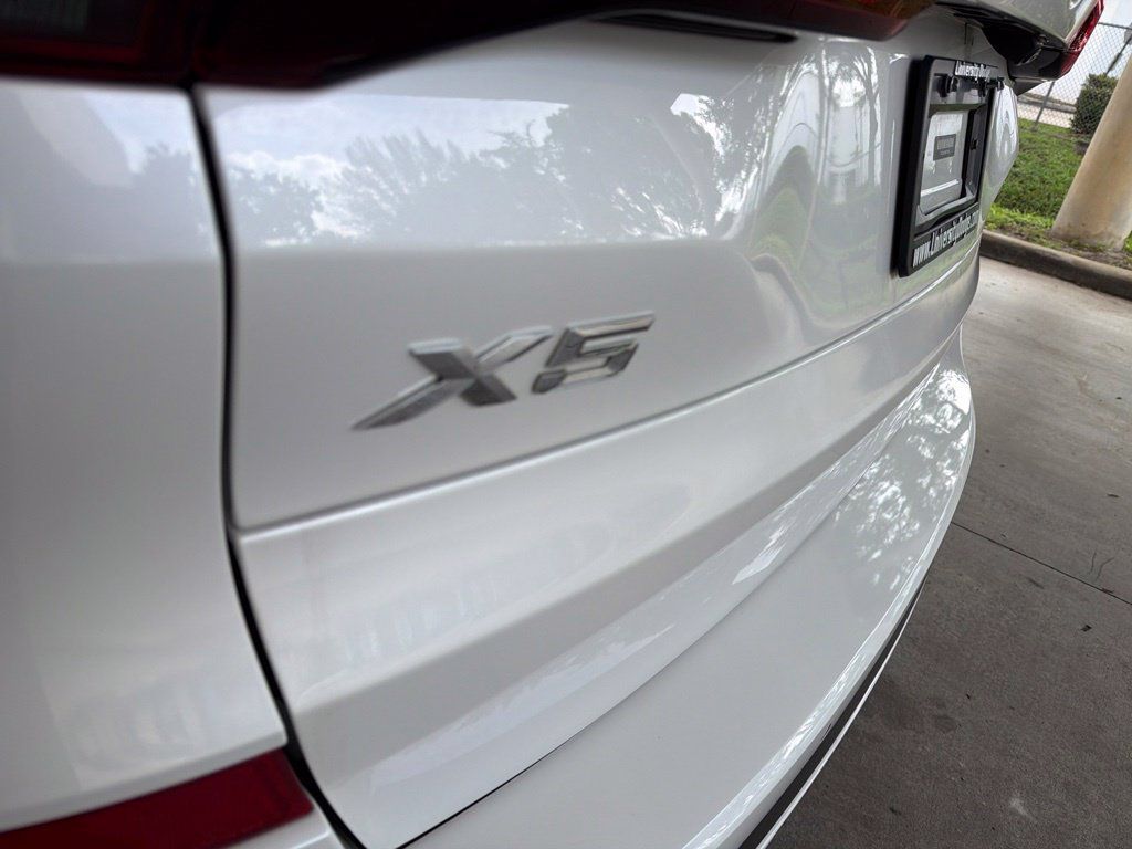 Used 2021 BMW X5 xDrive40i w/ M Sport Package AWD/4WD image 21