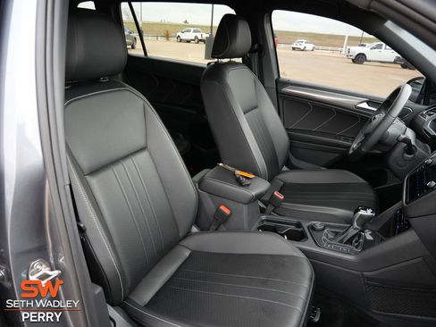 Used 2024 Volkswagen Tiguan SE R-Line image 20