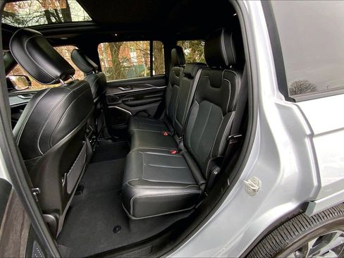 Certified 2024 Jeep Grand Cherokee Overland w/ Trailer Tow Package image 16