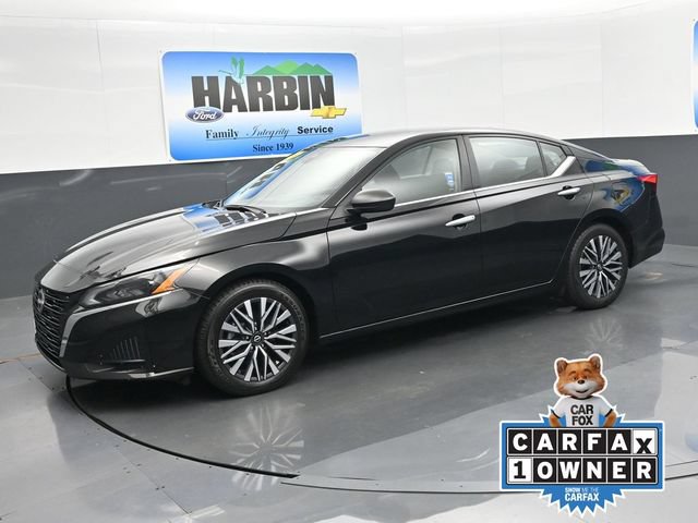 Used 2025 Nissan Altima 2.5 SV FWD image 1