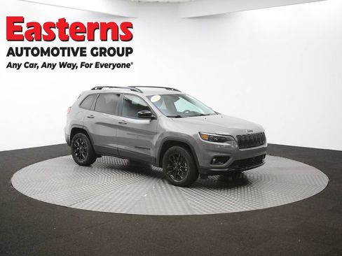 Used 2023 Jeep Cherokee Altitude Lux image 48