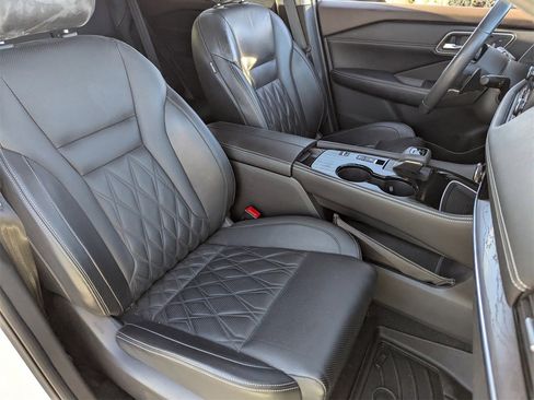 Used 2021 Nissan Rogue Platinum image 13