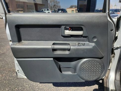 Used 2007 Toyota FJ Cruiser 2WD image 12