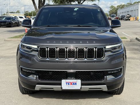 Used 2025 Jeep Wagoneer Series II AWD/4WD image 10