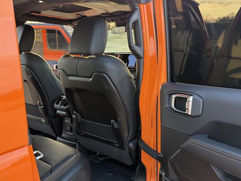 Used 2025 Jeep Wrangler Unlimited Rubicon 392 image 44