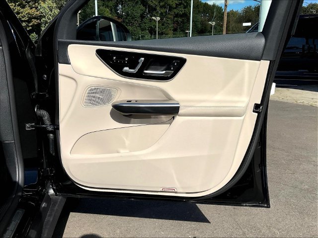 Used 2026 Mercedes-Benz GLC 300 4MATIC image 30