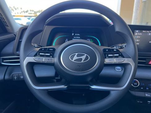 New 2026 Hyundai Elantra Hybrid FWD image 21