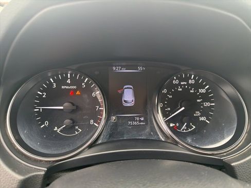 Used 2018 Nissan Rogue Sport SV w/ SV Technology Package image 9