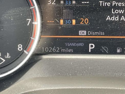 Used 2025 Nissan Rogue SV w/ SV Premium Package image 31