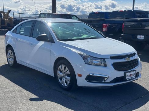 Used 2015 Chevrolet Cruze LS FWD image 8