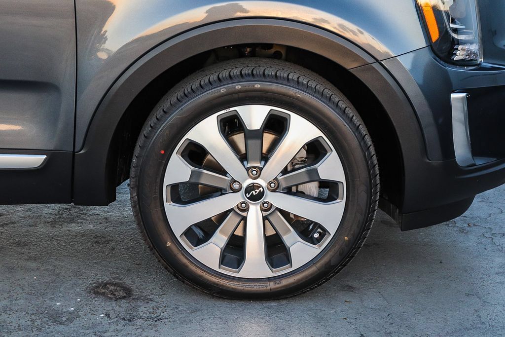 Used 2022 Kia Telluride S FWD image 11