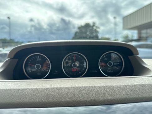 Used 2014 Volkswagen Beetle TDI image 21