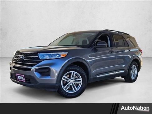 Used 2022 Ford Explorer XLT image 1