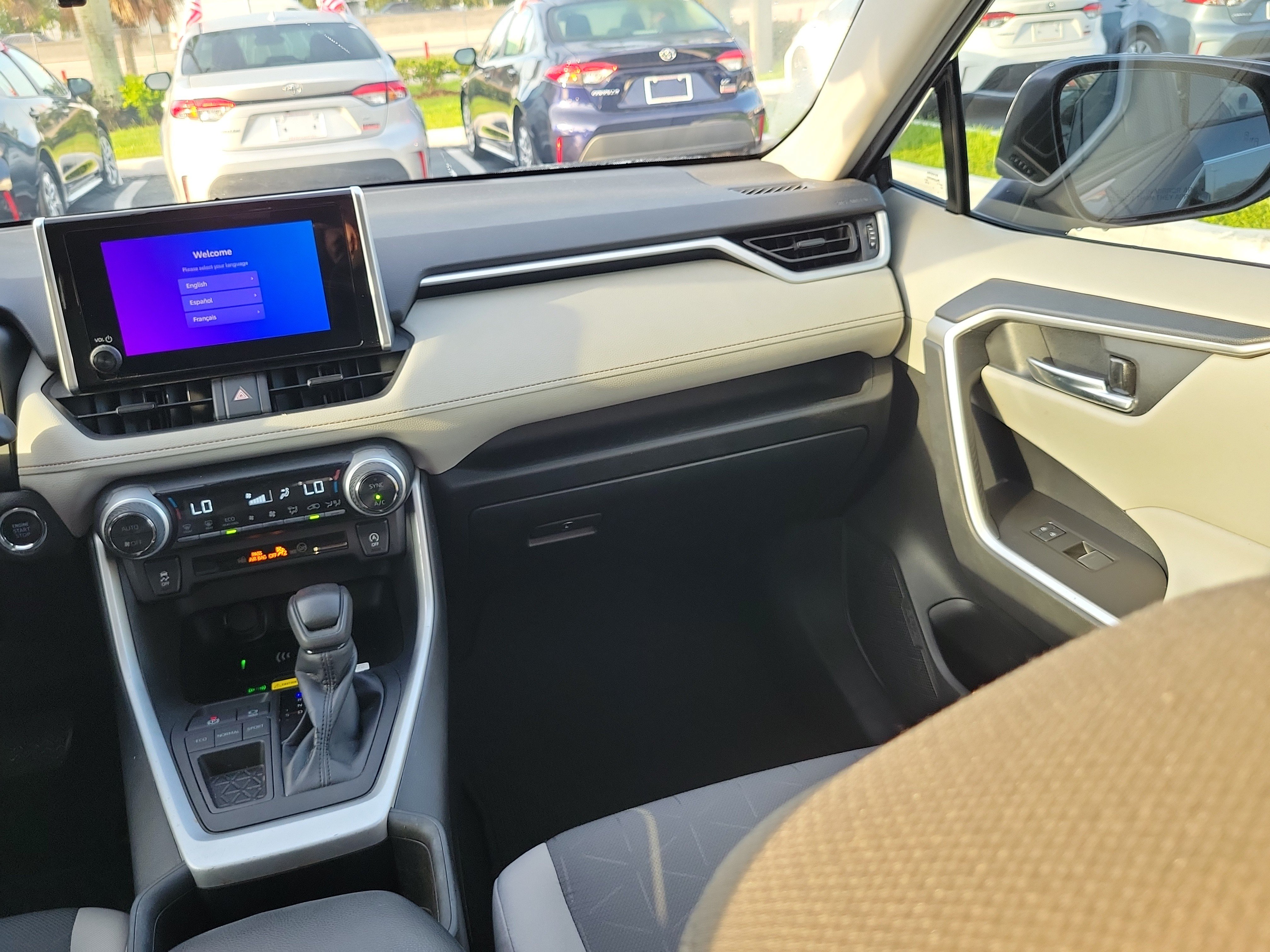 Used 2023 Toyota RAV4 XLE w/ Convenience Package FWD image 17