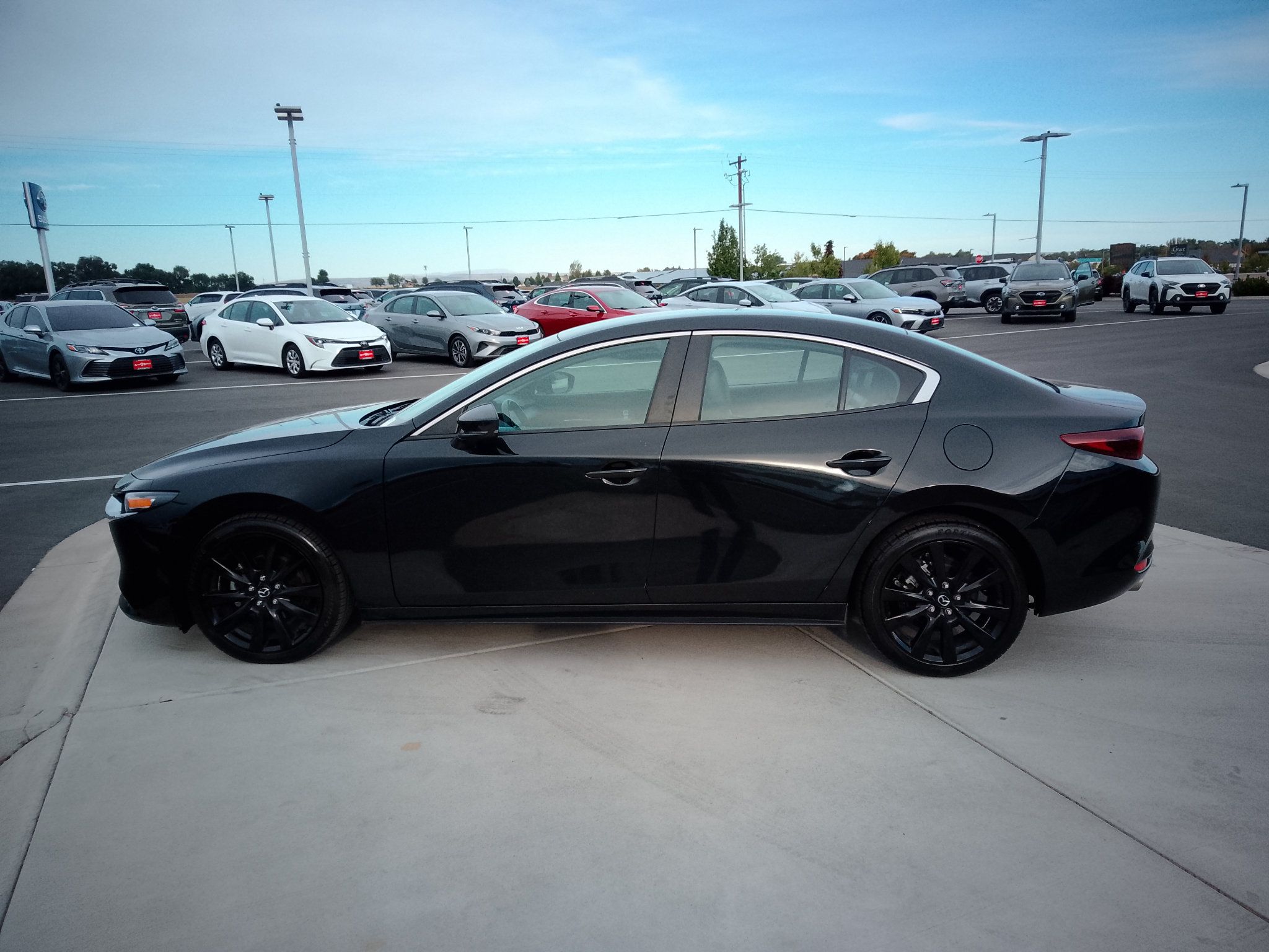 Used 2024 MAZDA MAZDA3 s FWD image 6