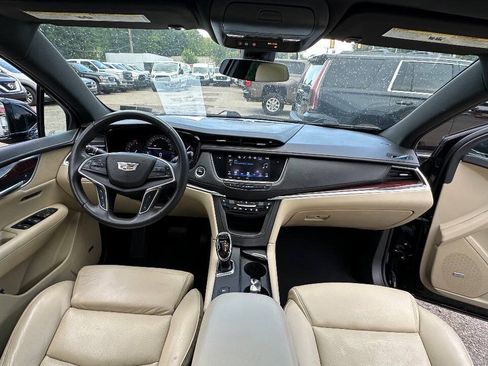 Used 2017 Cadillac XT5 Premium Luxury AWD/4WD image 10