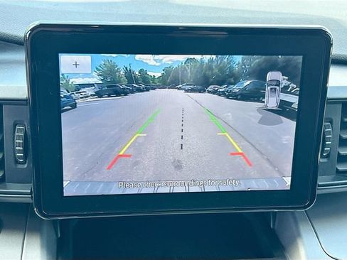 Certified 2022 Ford Explorer XLT w/ Class IV Trailer Tow Package AWD/4WD image 19