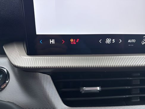 Certified 2025 Ford Explorer Active w/ Active Comfort Package image 51