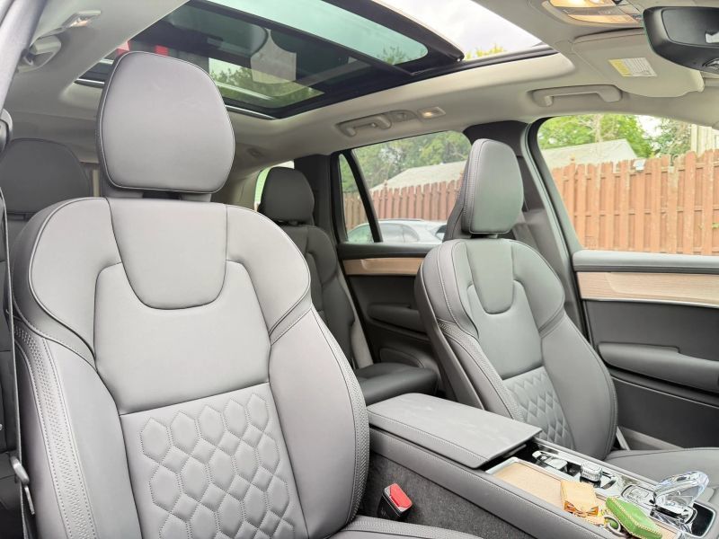 Used 2025 Volvo XC90 B6 Plus w/ Protection Package Premier AWD/4WD image 36