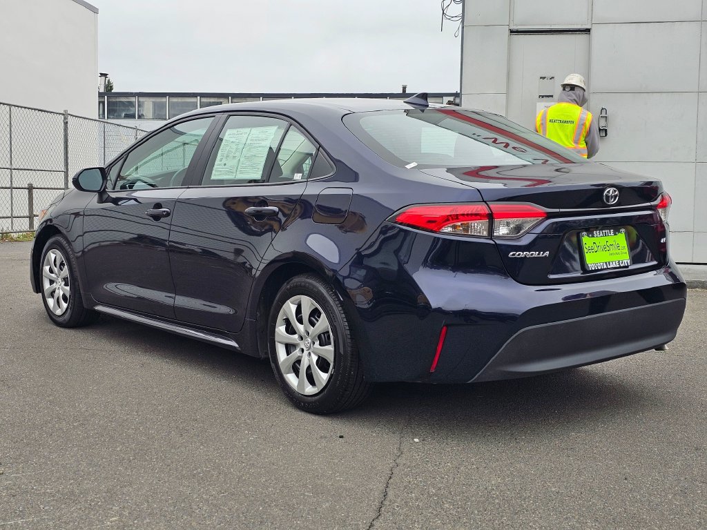 Certified 2025 Toyota Corolla LE FWD image 5