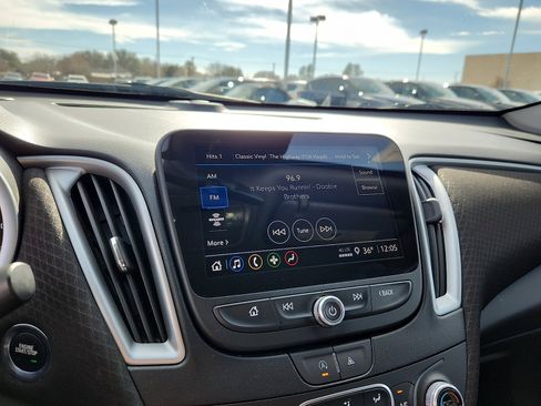 Used 2023 Chevrolet Malibu LT image 19