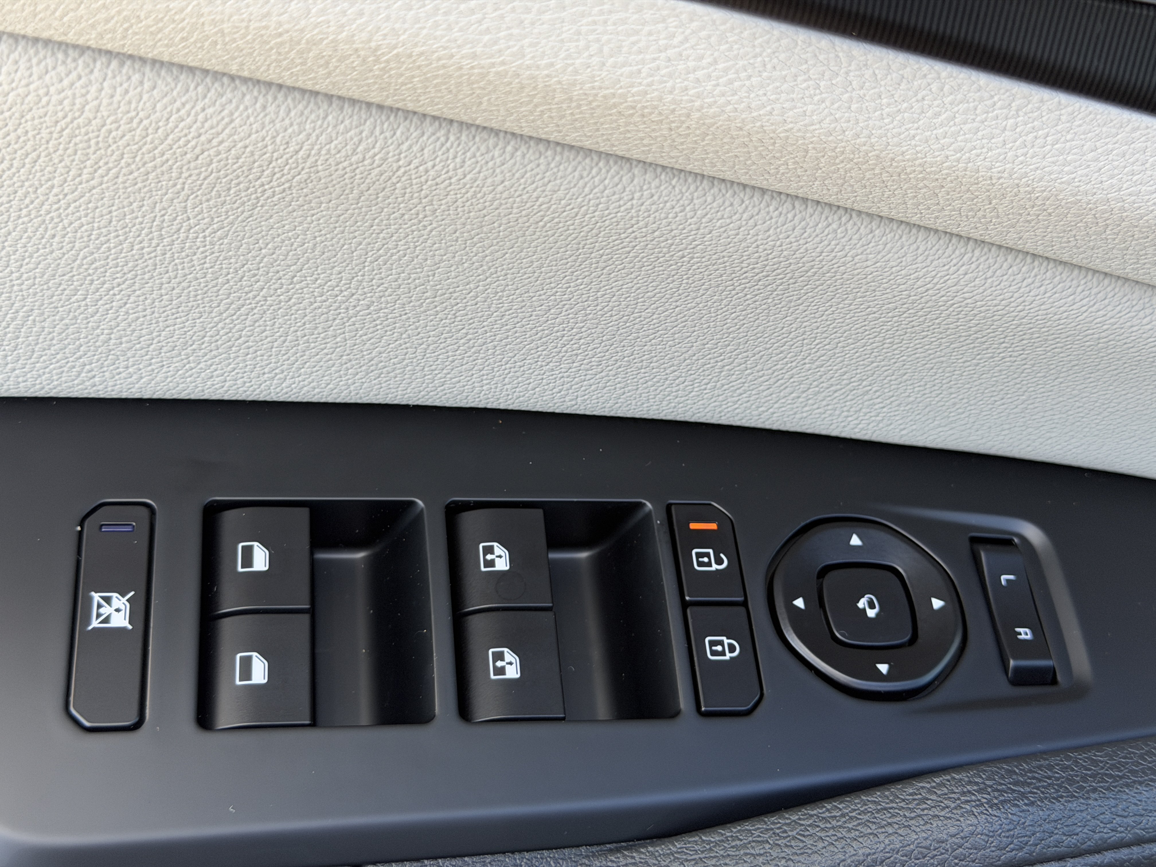 New 2027 Kia Sportage SX FWD image 16