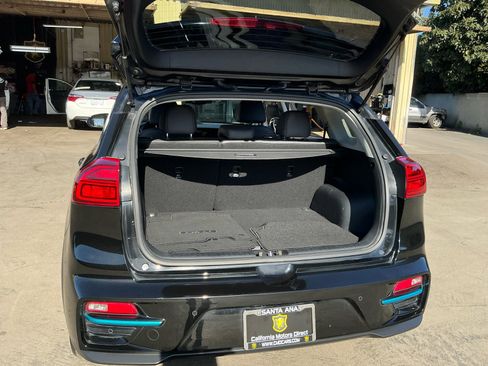 Used 2022 Kia Niro EX Premium image 25