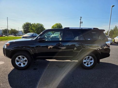Used 2024 Toyota 4Runner SR5 Premium w/ Moonroof Package AWD/4WD image 13