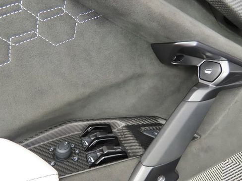 Used 2024 Lamborghini Revuelto image 21