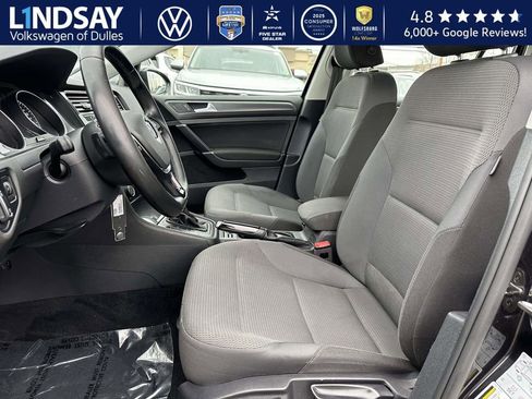Used 2018 Volkswagen Golf S image 10