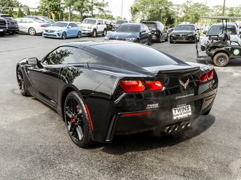 Used 2019 Chevrolet Corvette Stingray Coupe w/ 1LT RWD image 32
