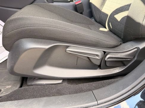 Certified 2025 Honda HR-V LX image 15
