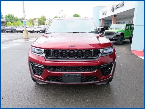 New 2026 Jeep Grand Cherokee L Limited AWD/4WD image 2