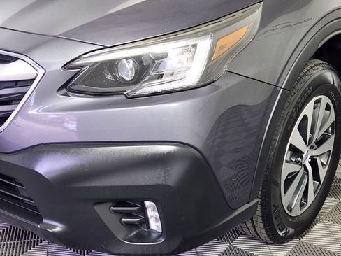 Used 2020 Subaru Outback Premium image 8