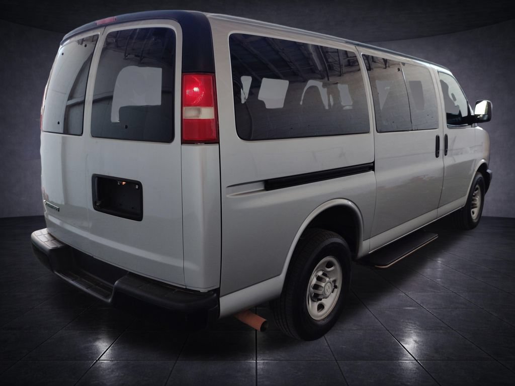 Used 2017 Chevrolet Express 2500 LS RWD image 5