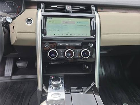 Used 2018 Land Rover Discovery HSE AWD/4WD image 22