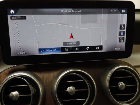 Used 2021 Mercedes-Benz GLC 300 4MATIC image 10