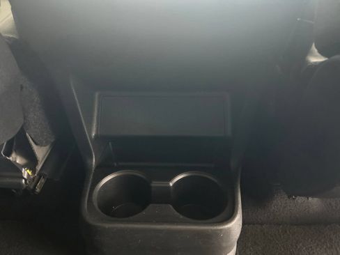 Used 2025 Toyota Sienna XLE FWD image 31