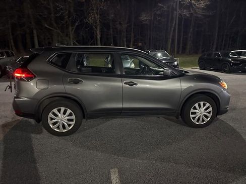 Used 2017 Nissan Rogue S image 7