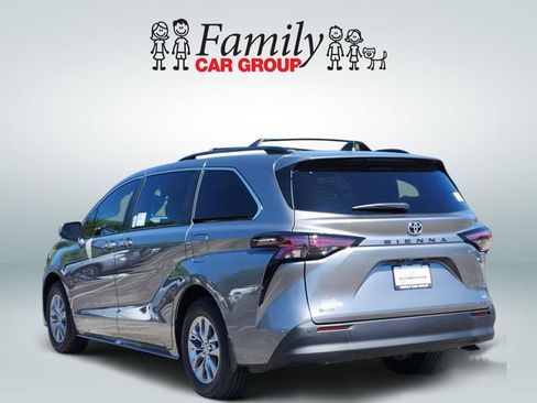 New 2026 Toyota Sienna XLE image 3