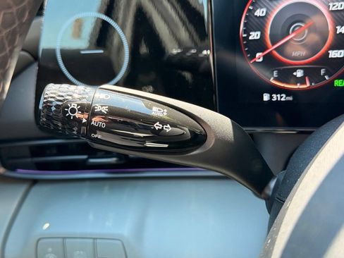 Certified 2025 Hyundai Elantra Limited FWD image 35