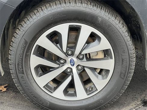 Used 2023 Subaru Outback Premium image 7